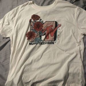 xxl white mtv graphic tee